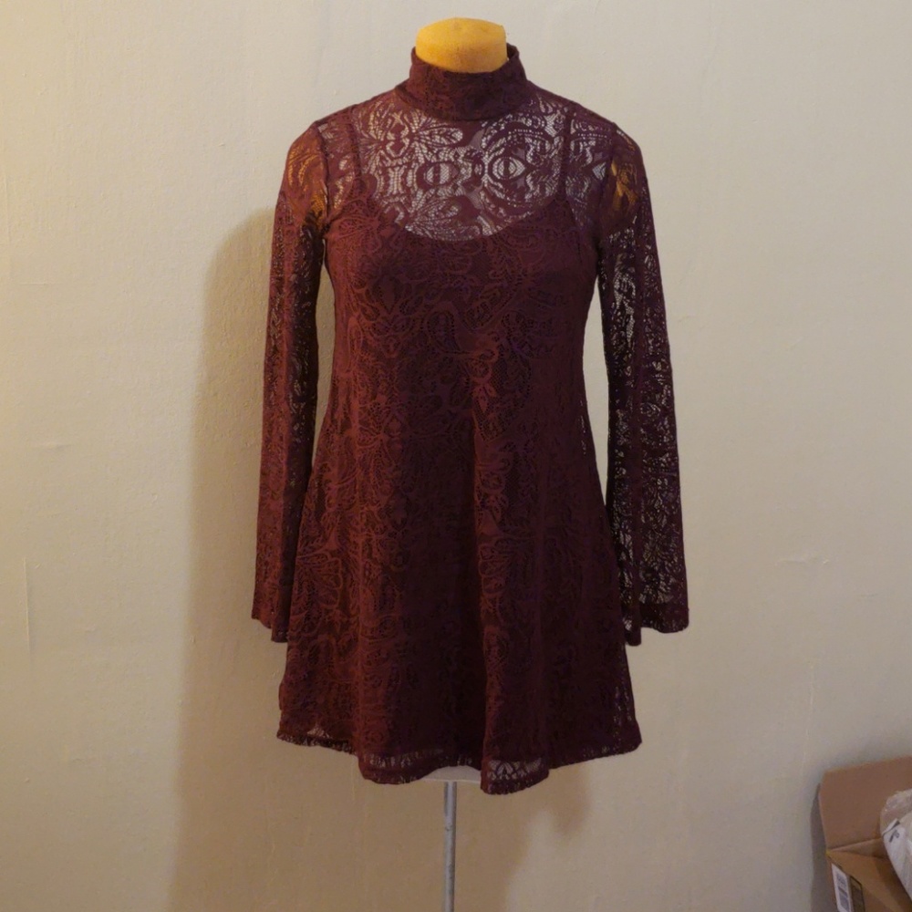 Burgundy Lace Drees